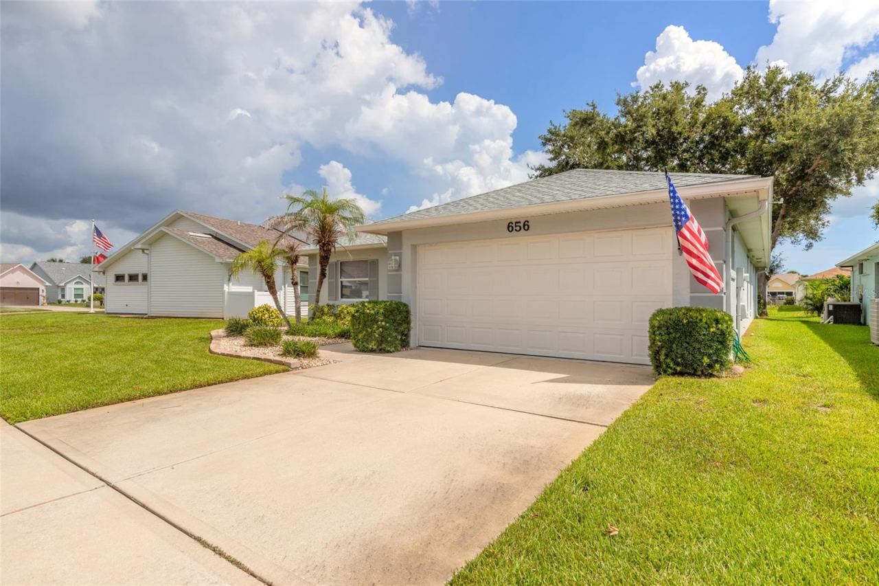 Photo 3 of 656 Middlebury Loop, New Smyrna Beach, FL 32168