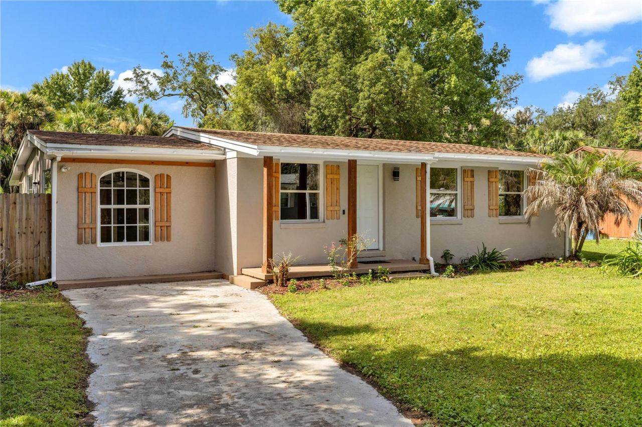 Photo 2 of 247 Toms Rd, Debary, FL 32713