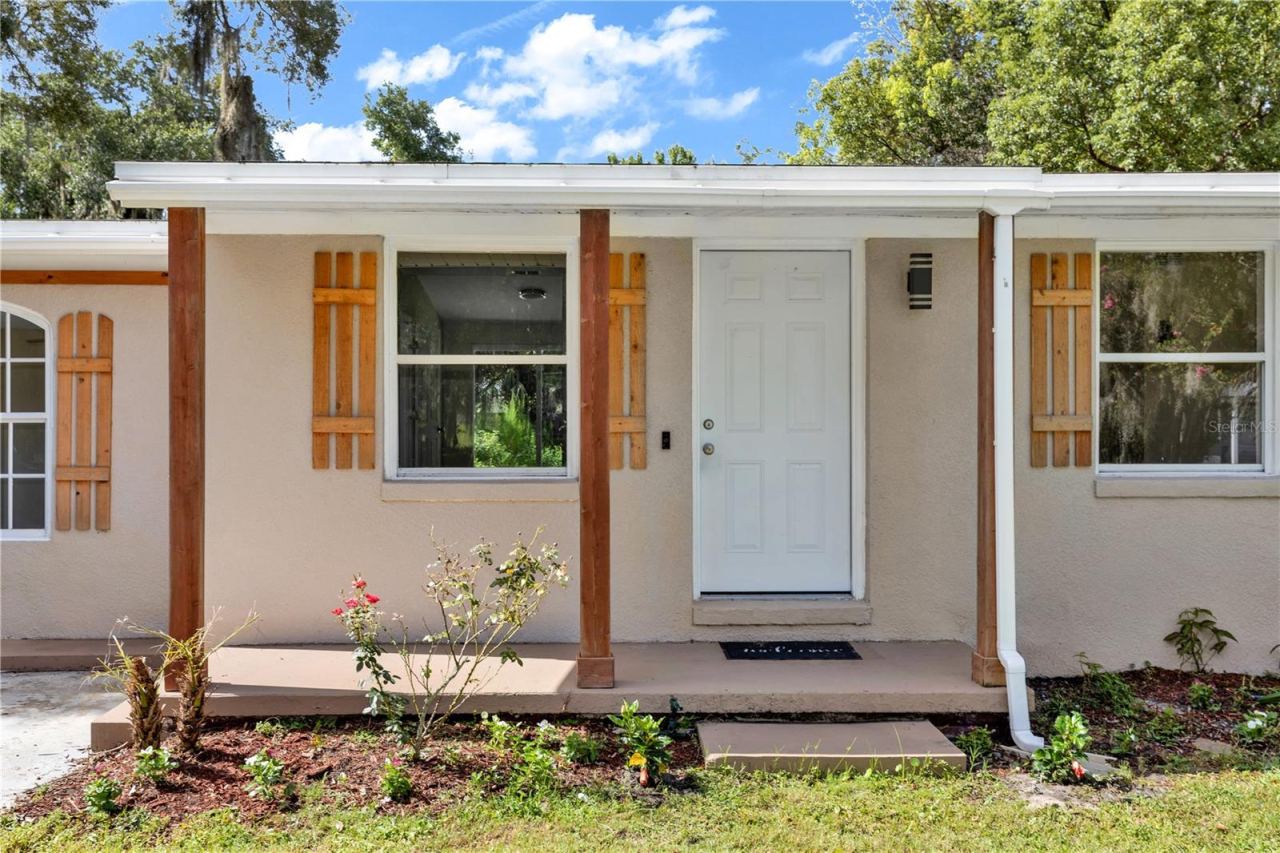 Photo 3 of 247 Toms Rd, Debary, FL 32713