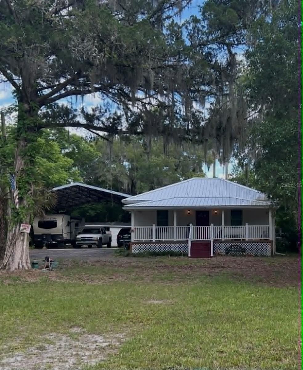 2028 Old New York Ave, Deland, FL 32720