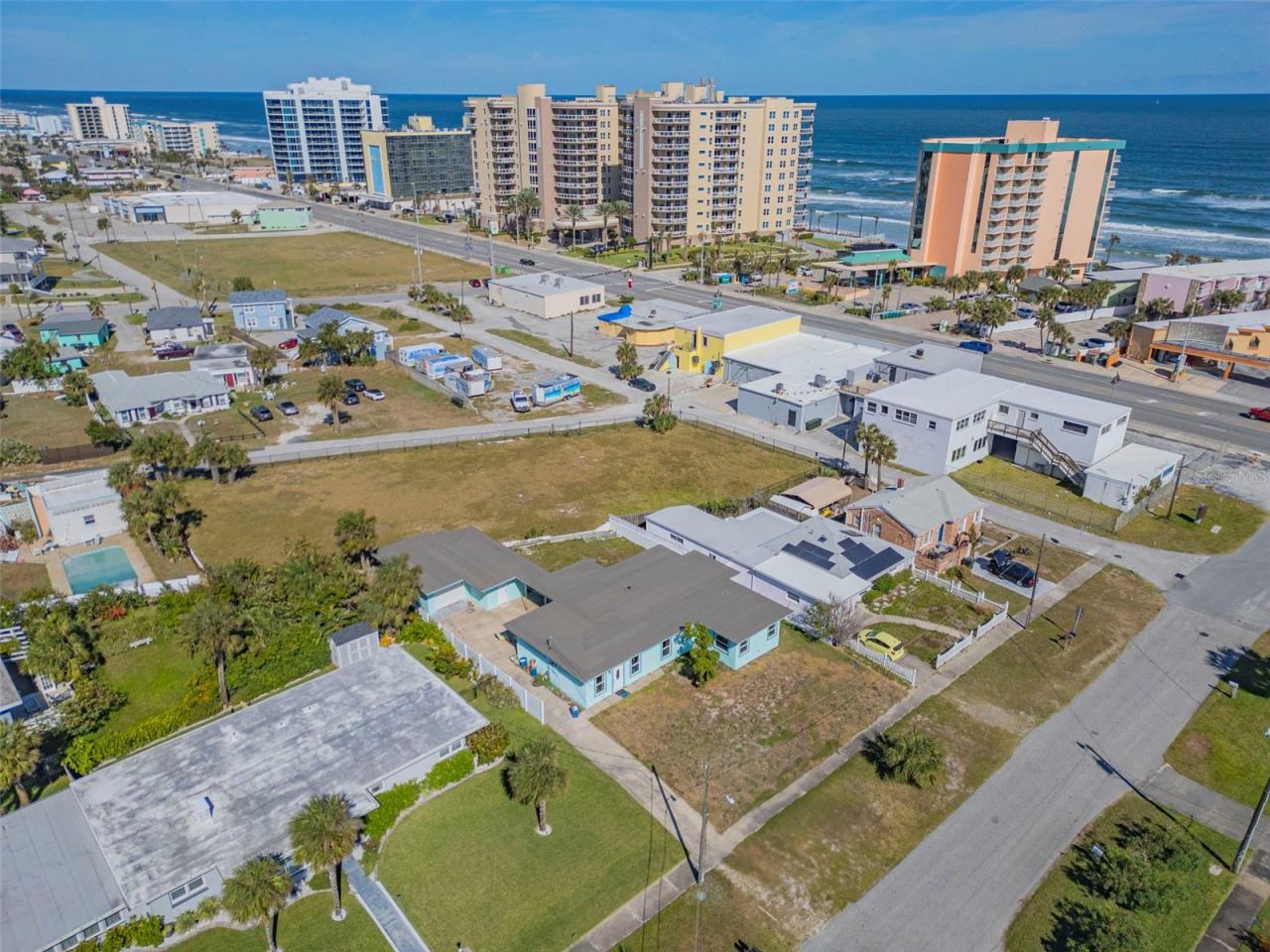 Photo 3 of 135 Park Ave, Daytona Beach, FL 32118
