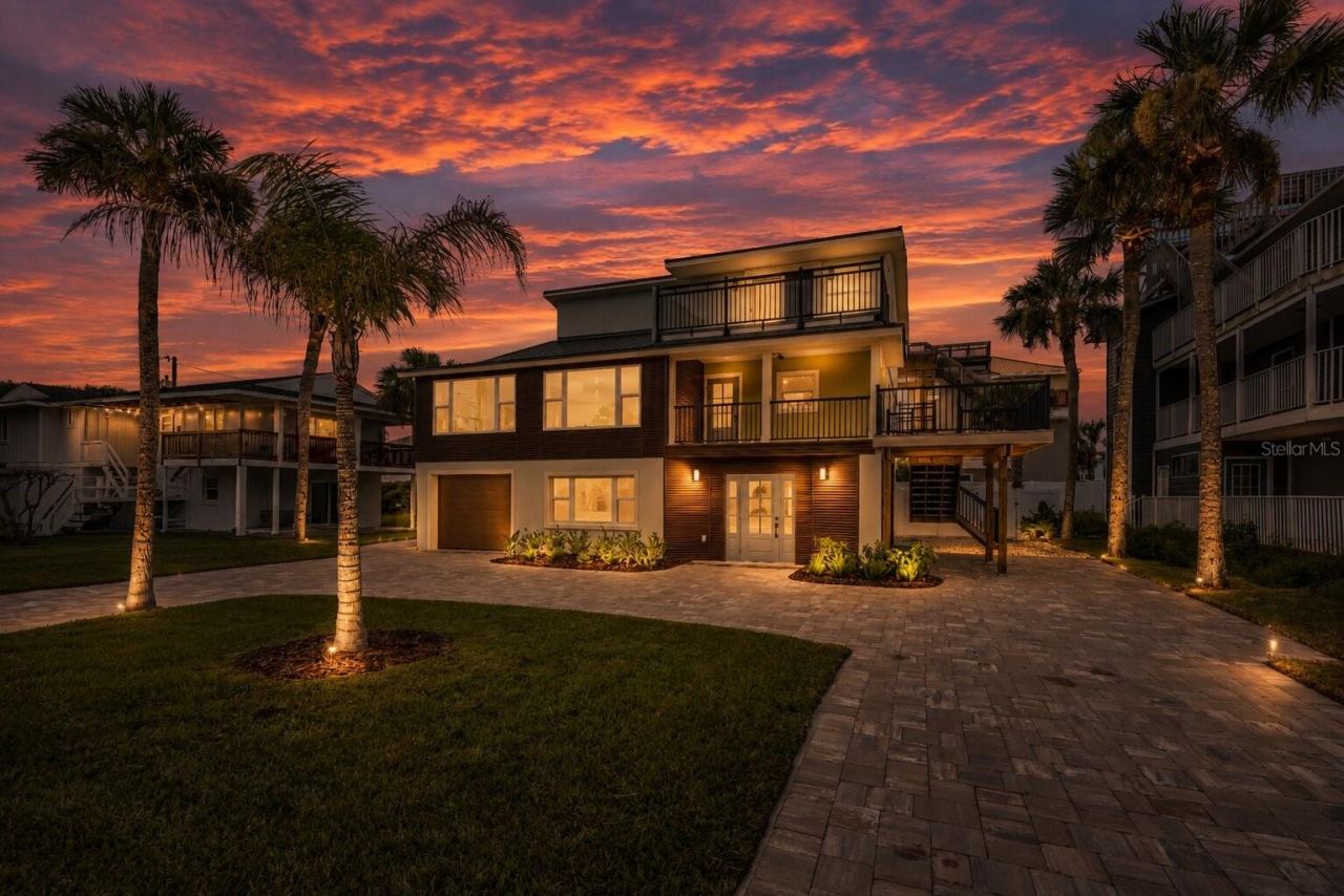 Photo 2 of 830 Eel Ave, New Smyrna Beach, FL 32169