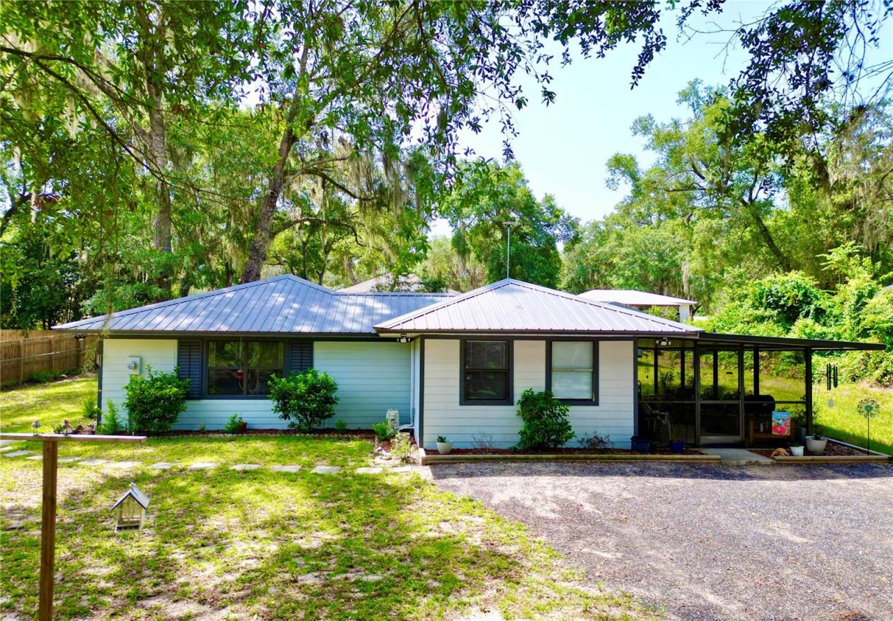 468 28th Way, Melrose