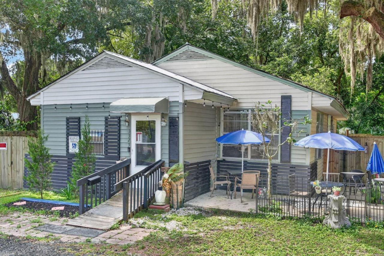 Photo 3 of 3323 Saint Johns Ave, Palatka, FL 32177