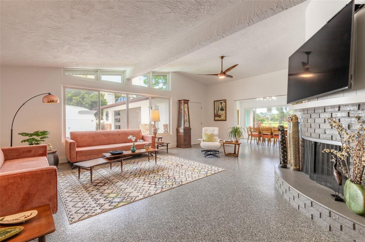 Photo 2 of 801 Fairway Dr, New Smyrna Beach, FL 32168