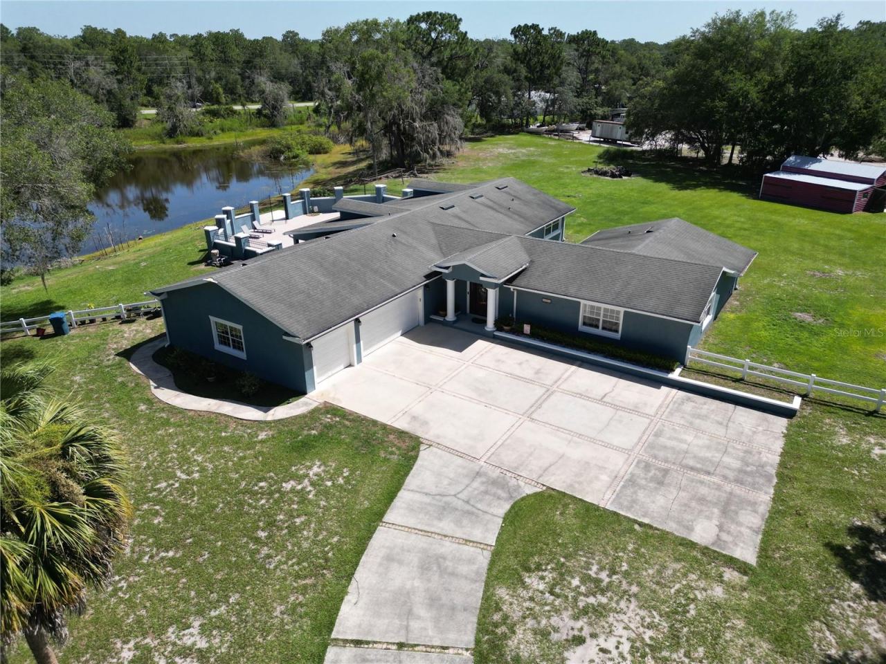 Photo 2 of 1313 Red Pony Ranch Rd, Deland, FL 32724