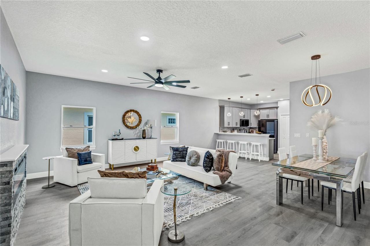 Photo 2 of 721 Indiana St, Daytona Beach, FL 32114
