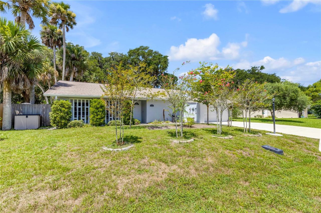 Photo 3 of 19 Crompton Pl, Palm Coast, FL 32137