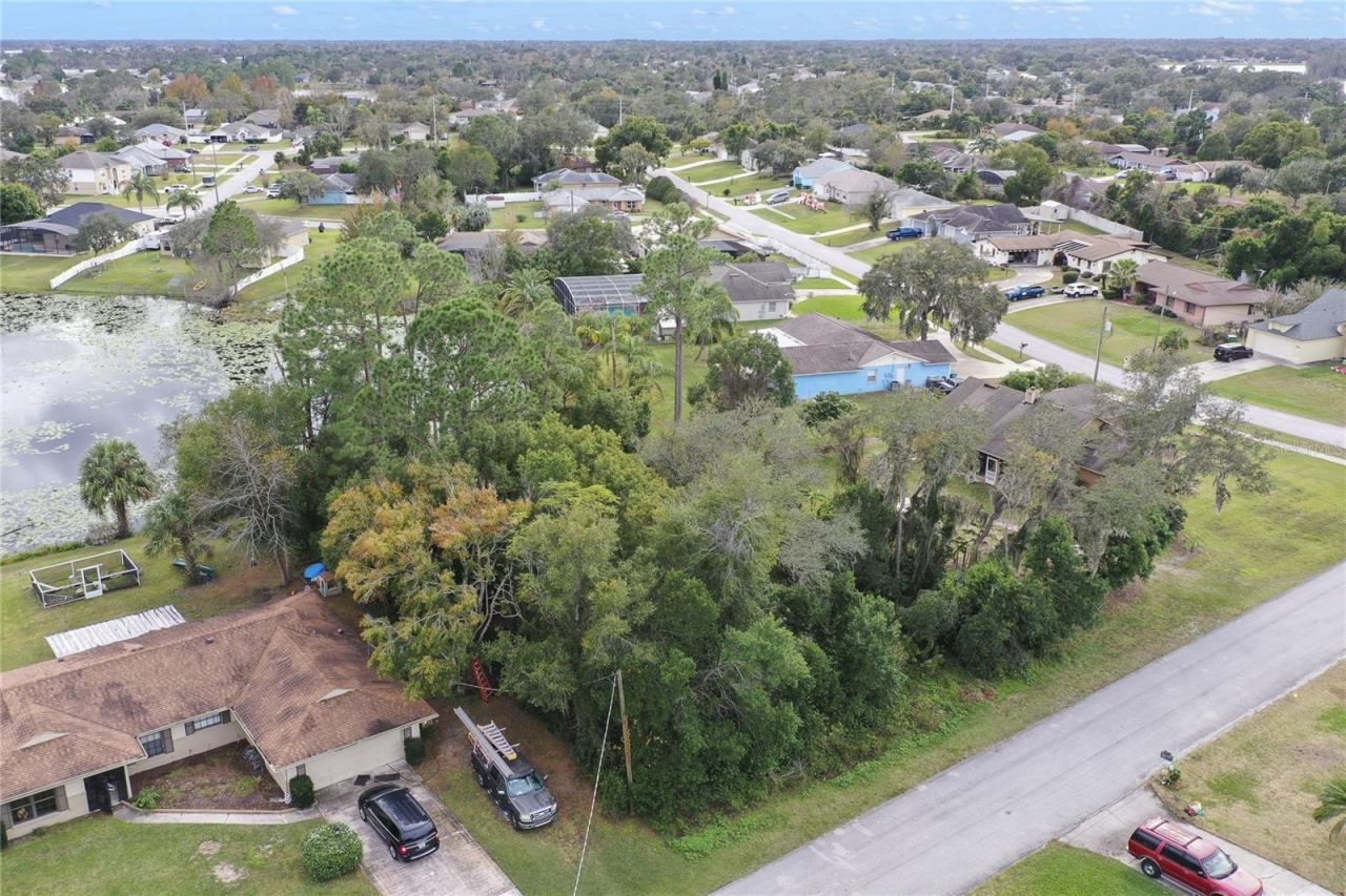 Photo 2 of 2145 Montecito Ave, Deltona, FL 32738