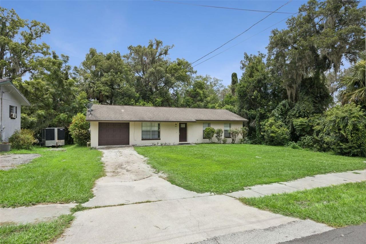 Photo 3 of 397 S Orange Ave, Orange City, FL 32763