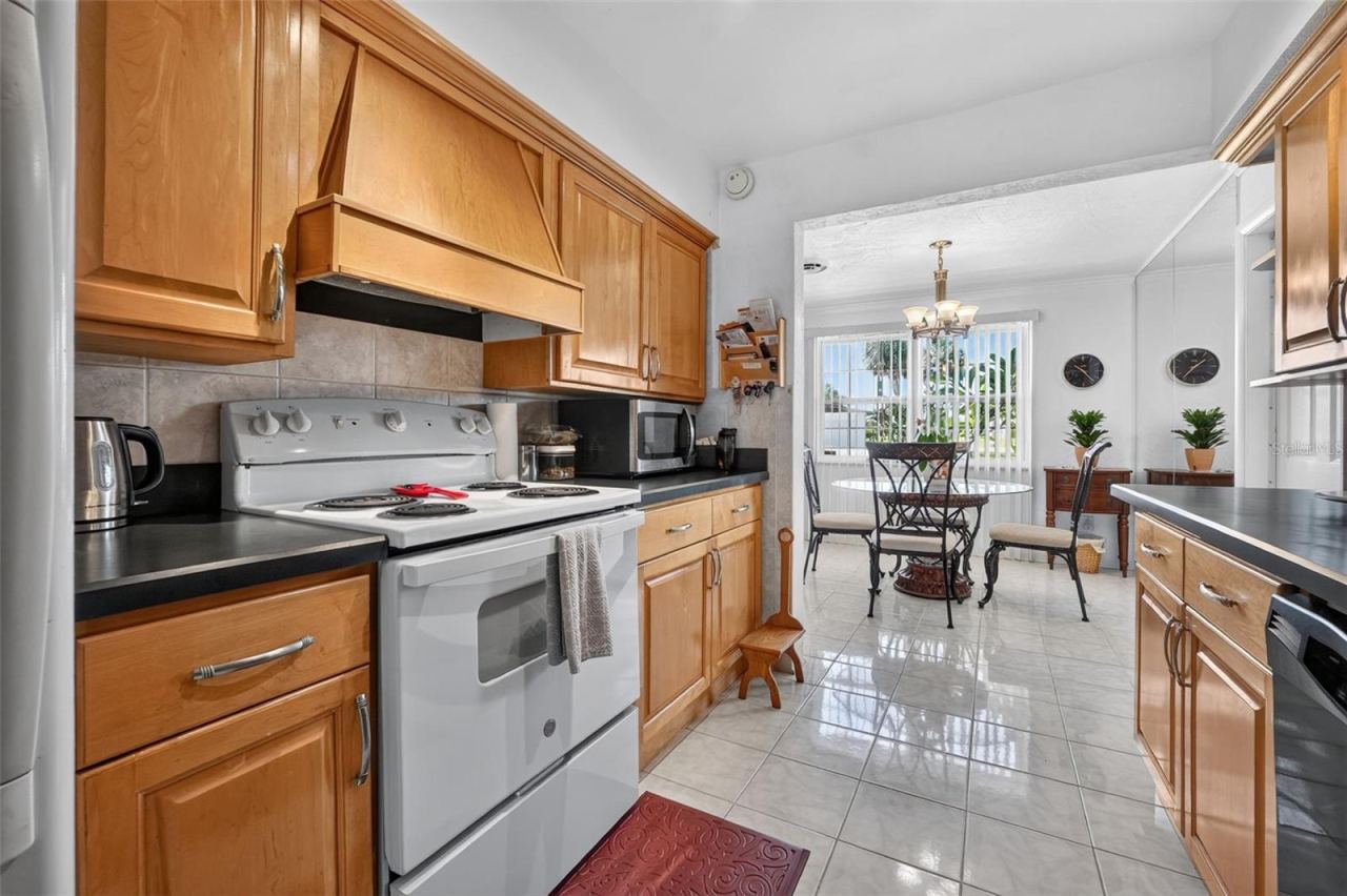 Photo 3 of 2525 Coral Way W, Daytona Beach, FL 32118