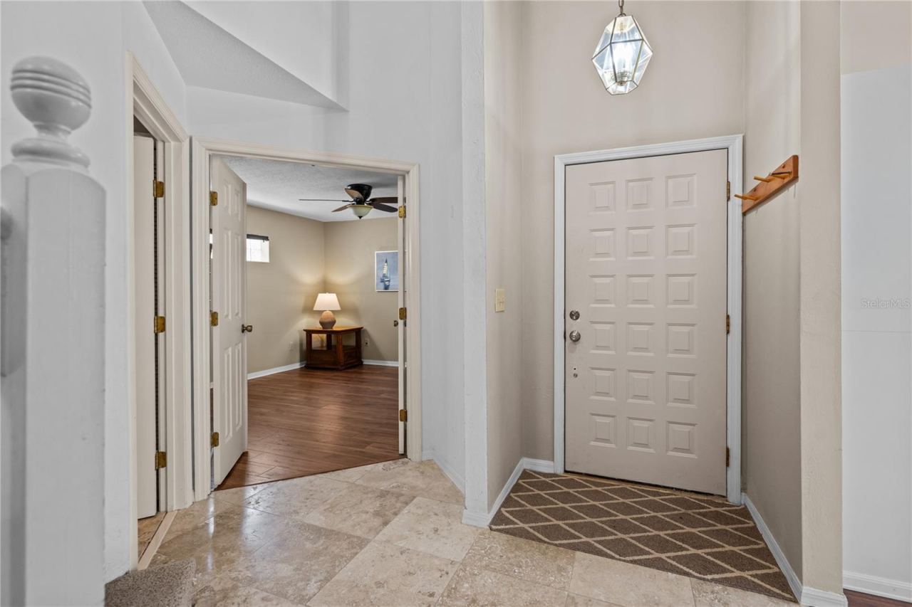 Photo 3 of 254 Glenbriar Cir, Daytona Beach, FL 32114