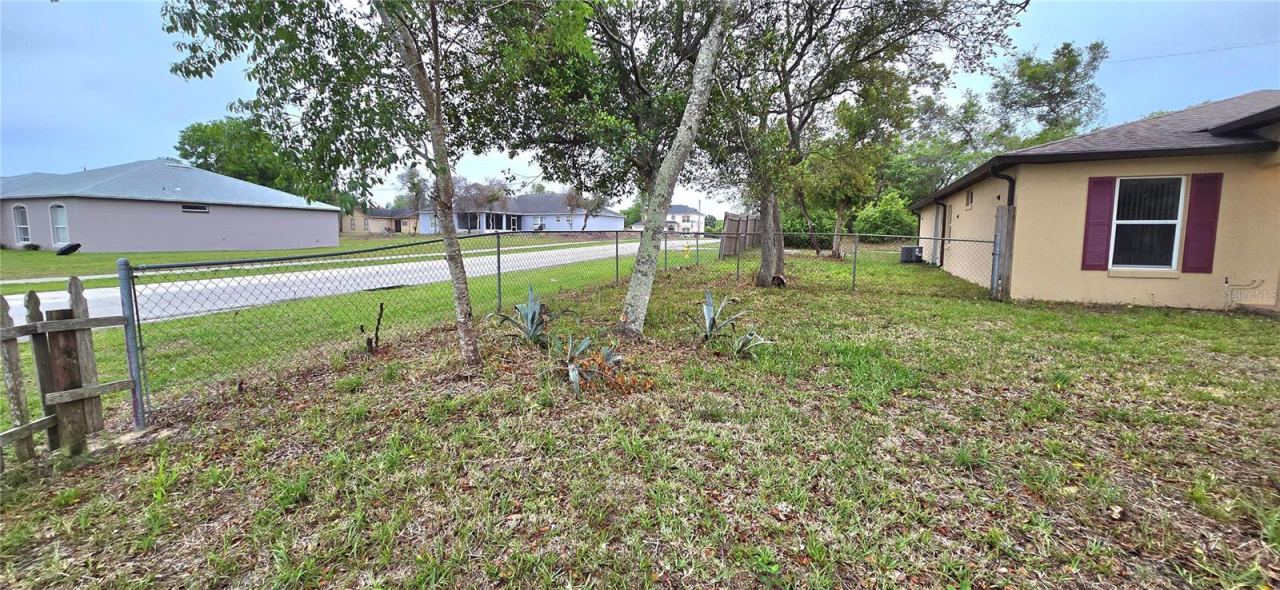 Photo 3 of 2729 Sweet Springs St, Deltona, FL 32738