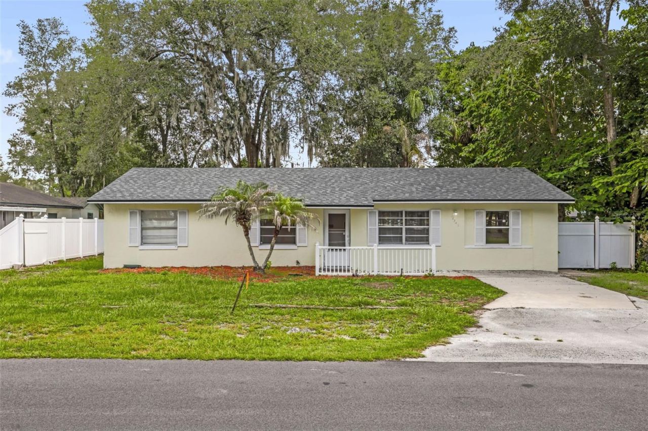 1349 E Wisconsin Ave, Deland, FL 32724