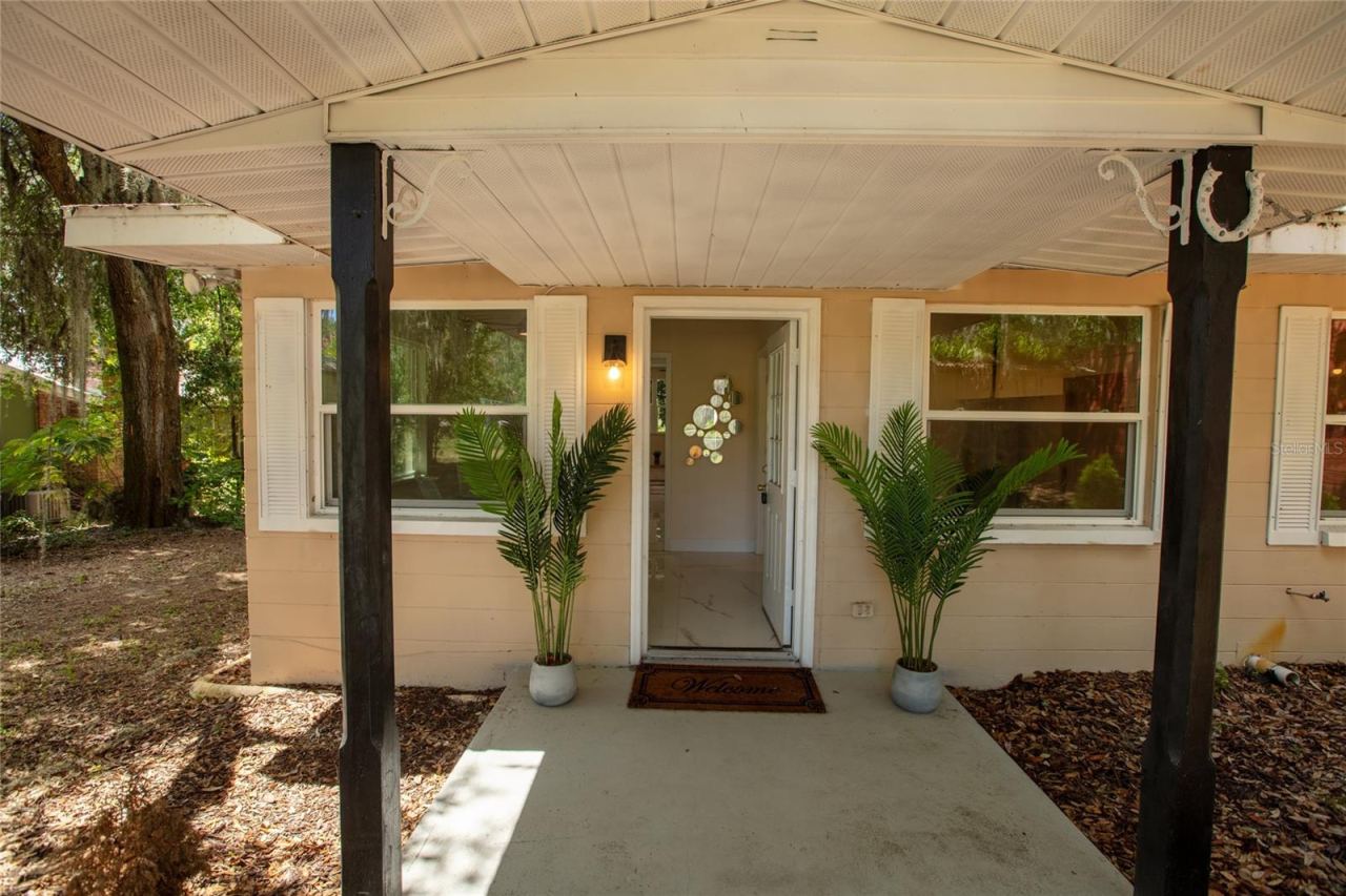 Photo 3 of 111 2nd St, Melrose, FL 32666