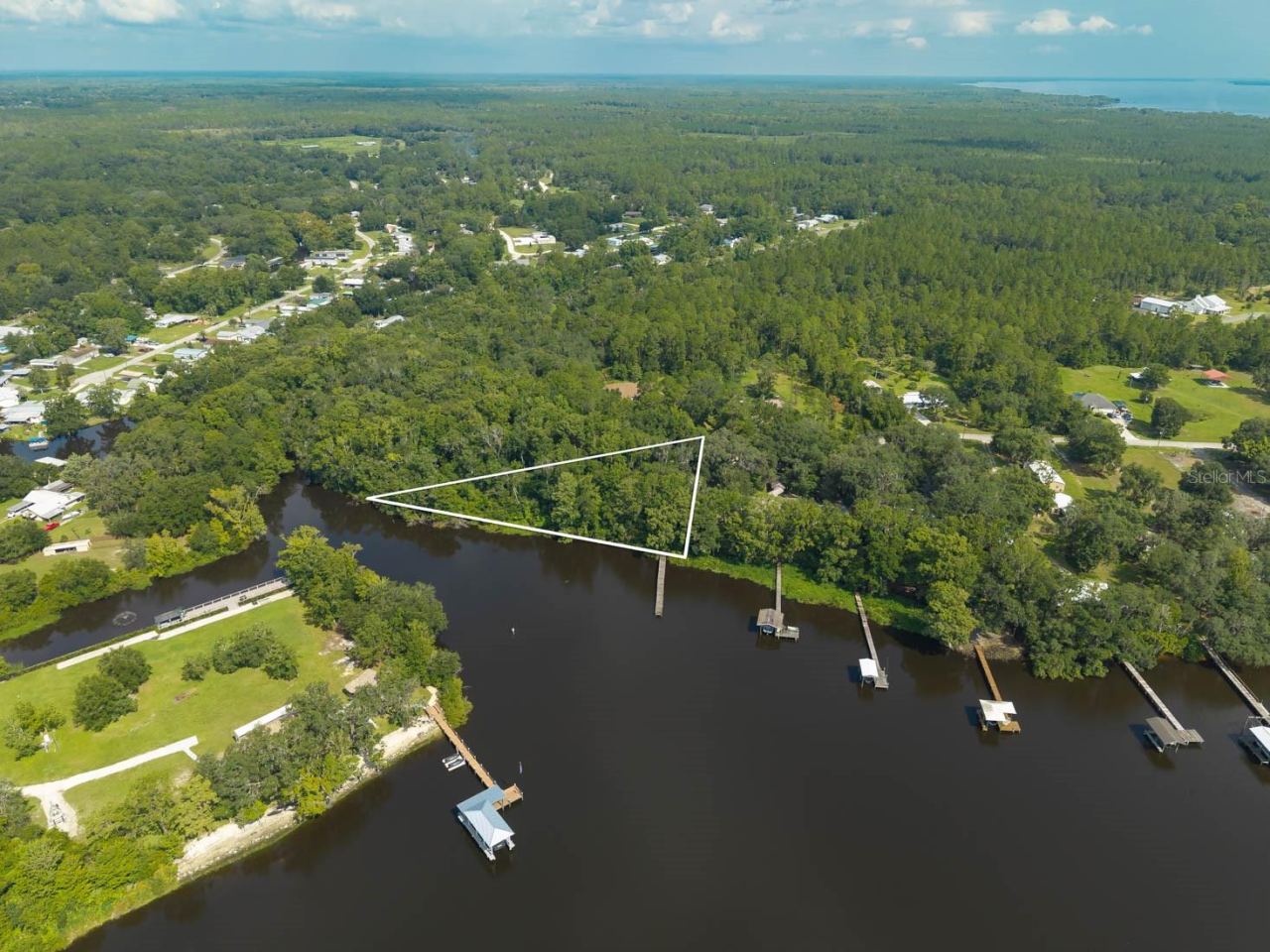 Photo 3 of 102 Cedar Creek Rd, Palatka, FL 32177