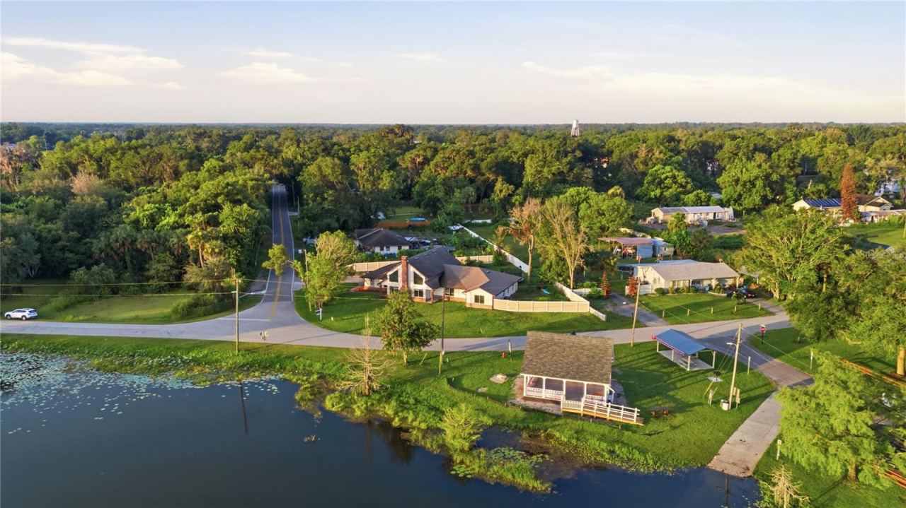212 Pleasant St, Lake Helen