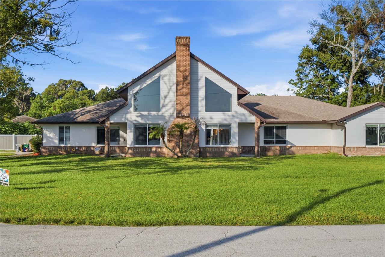 Photo 2 of 212 Pleasant St, Lake Helen, FL 32744