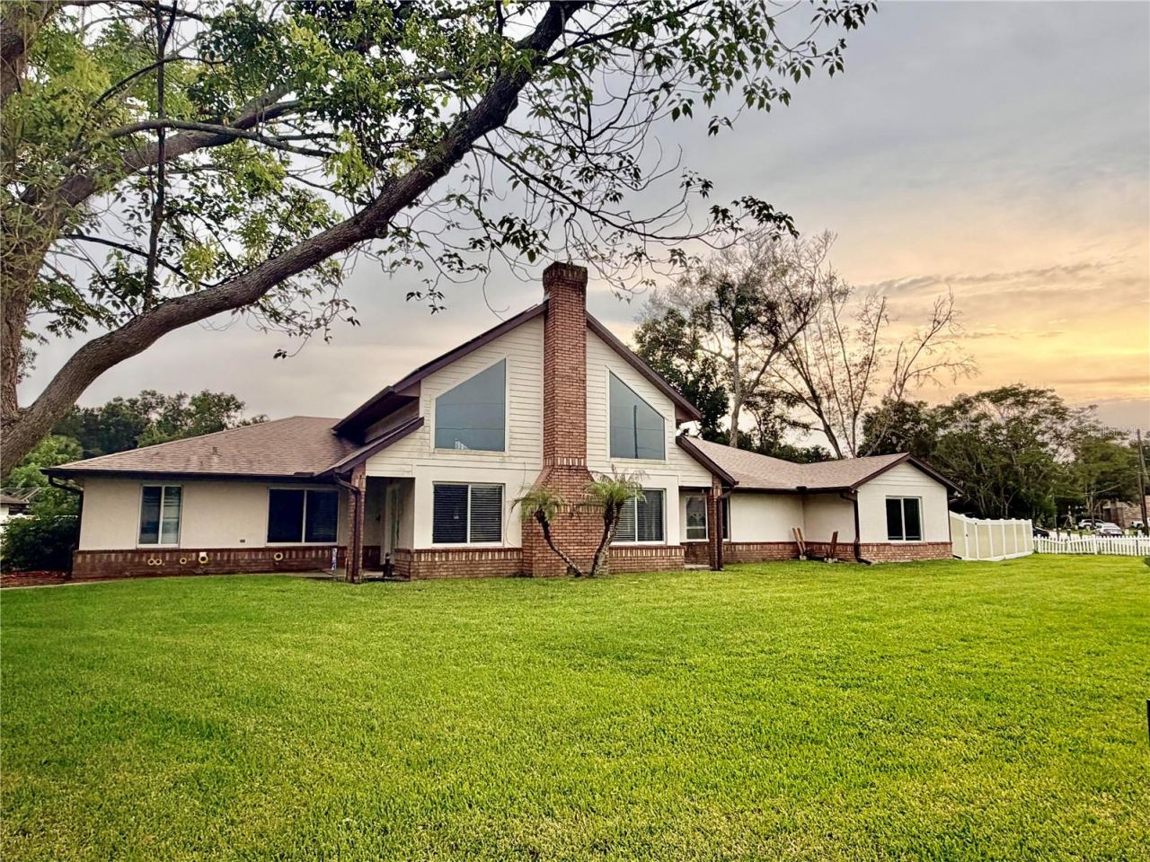 Photo 3 of 212 Pleasant St, Lake Helen, FL 32744