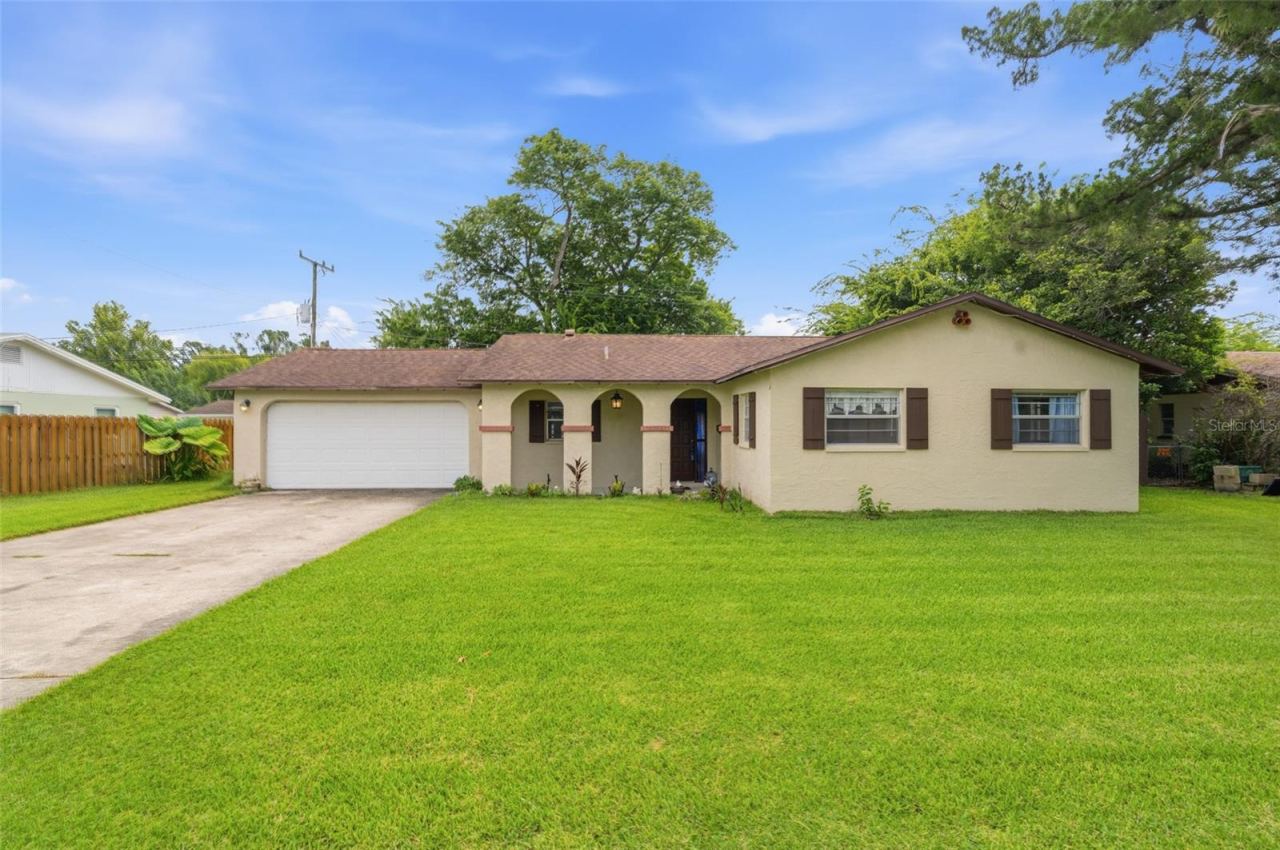 2021 Oriole Ln, South Daytona, FL 32119