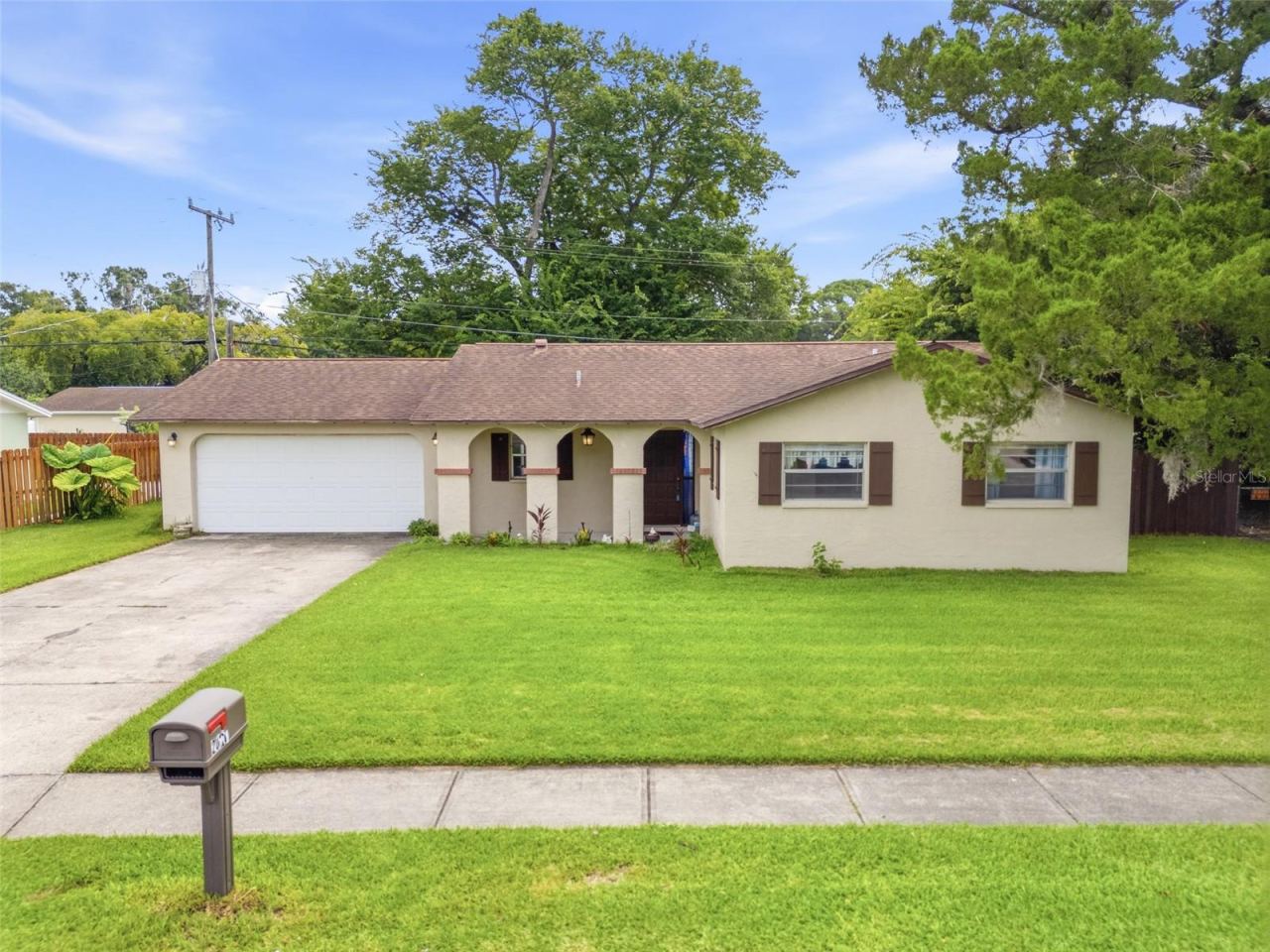 Photo 3 of 2021 Oriole Ln, South Daytona, FL 32119