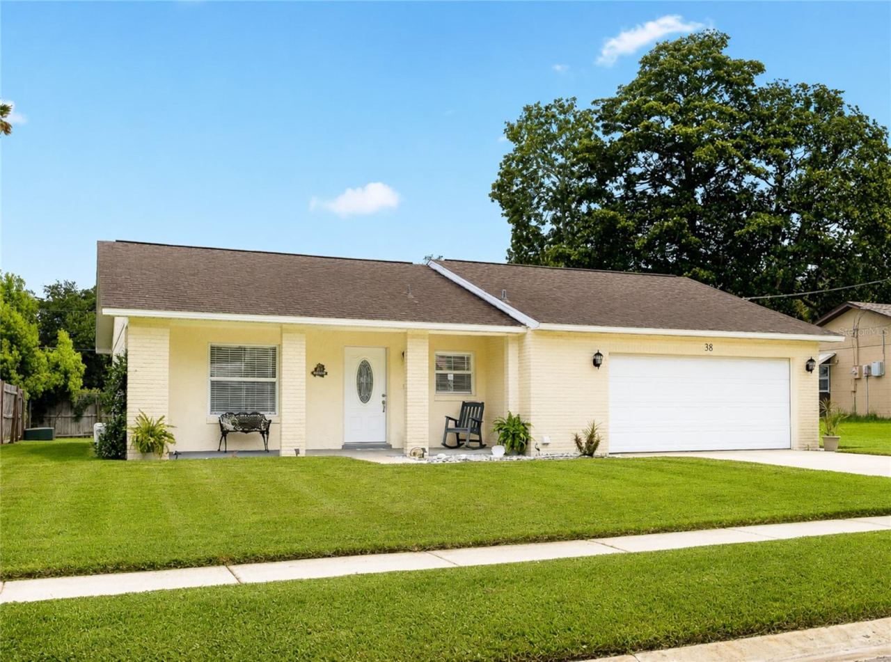 38 Laurel Oaks Cir, Ormond Beach, FL 32174