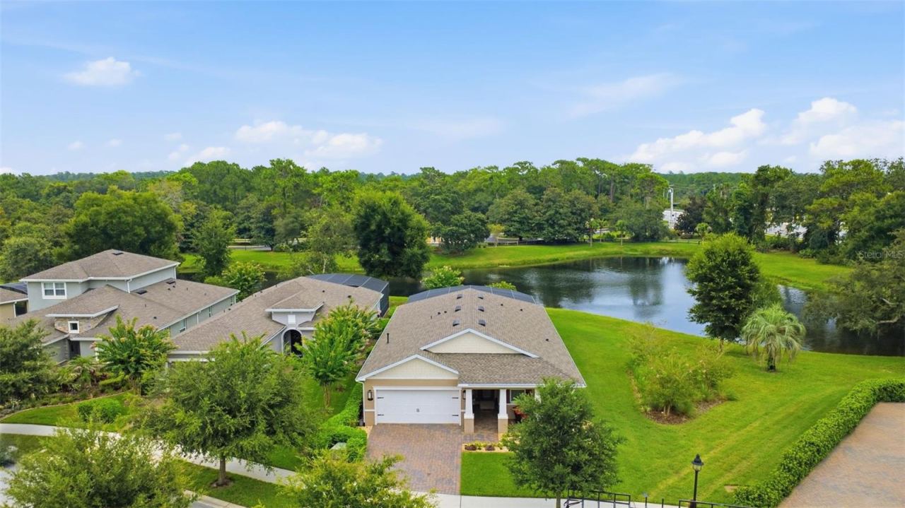 Photo 3 of 253 Old Moss Cir, Deland, FL 32724
