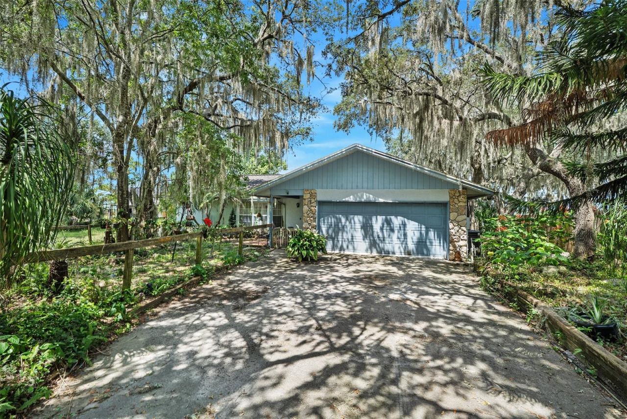 Photo 2 of 2372 Mitchell Island Rd, Deltona, FL 32738