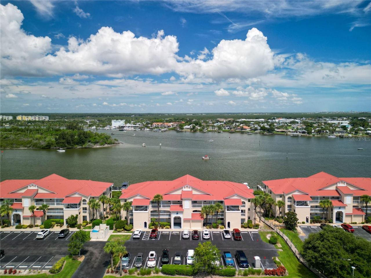 452 Bouchelle Dr #204, New Smyrna Beach, FL 32169