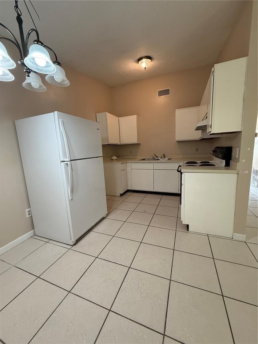 Photo 3 of 1619 S High St, Deland, FL 32720