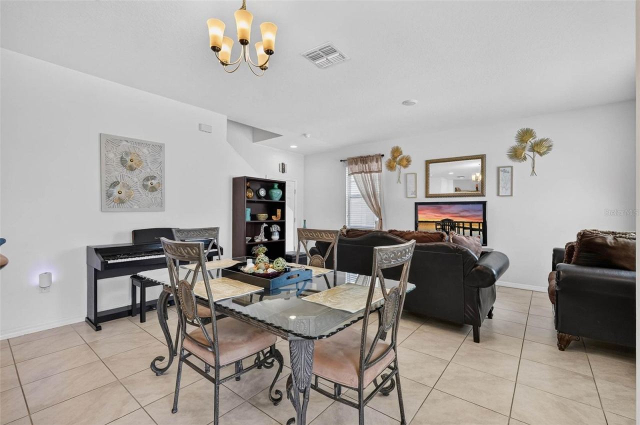 Photo 3 of 1655 Pham Dr, Port Orange, FL 32129