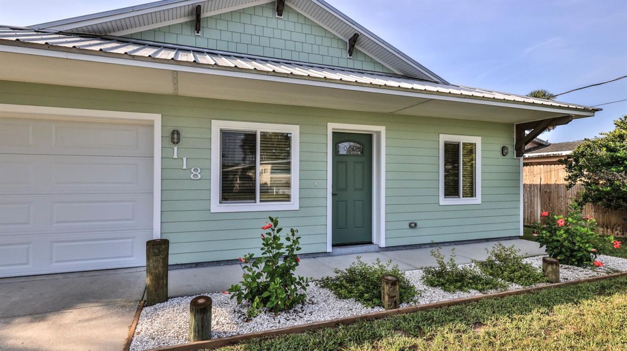 Photo 3 of 118 Snyder St, Edgewater, FL 32132