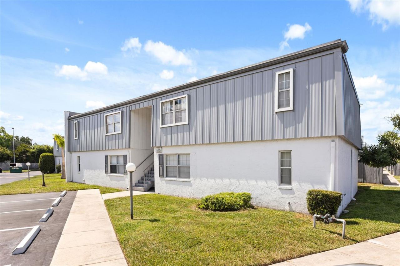 1000 S Semoran Blvd #302, Winter Park