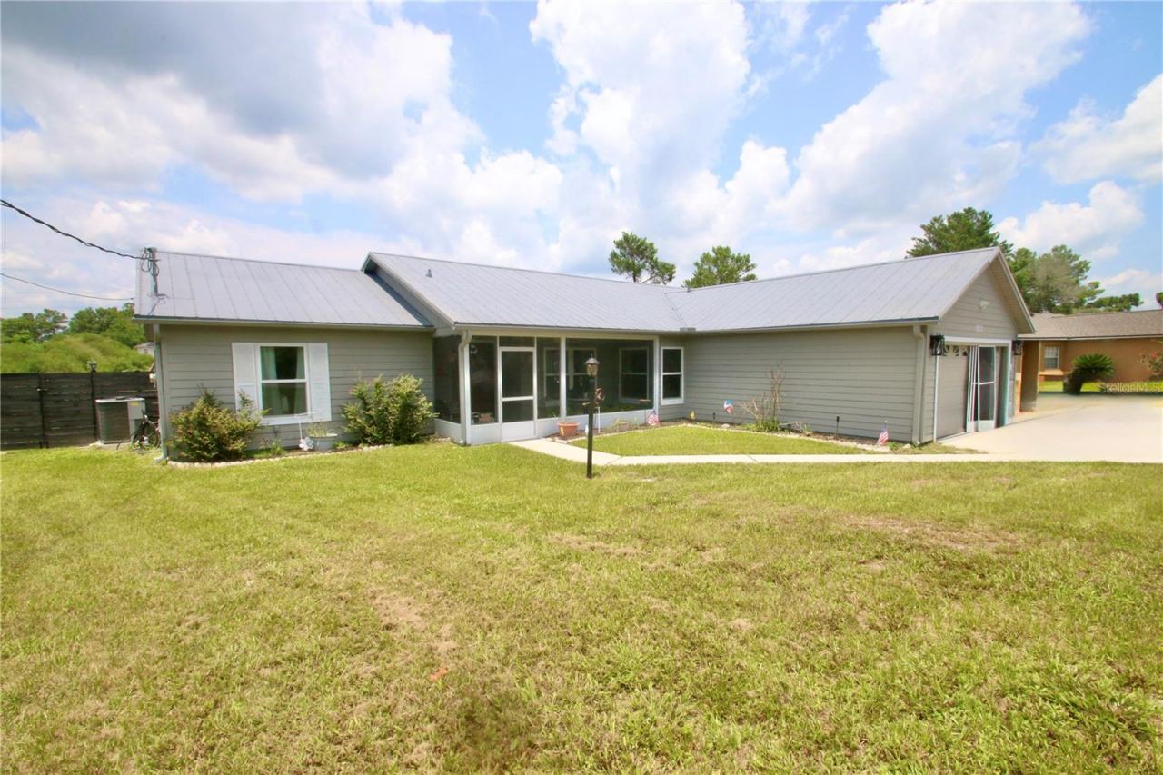 Photo 3 of 1812 Whipple Dr, Deltona, FL 32738