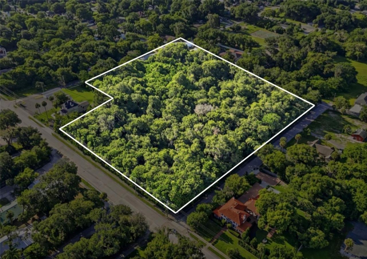 E New York Ave, Deland, FL 32724