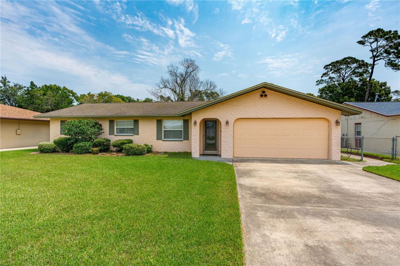 2955 Carriage Dr, South Daytona, FL 32119