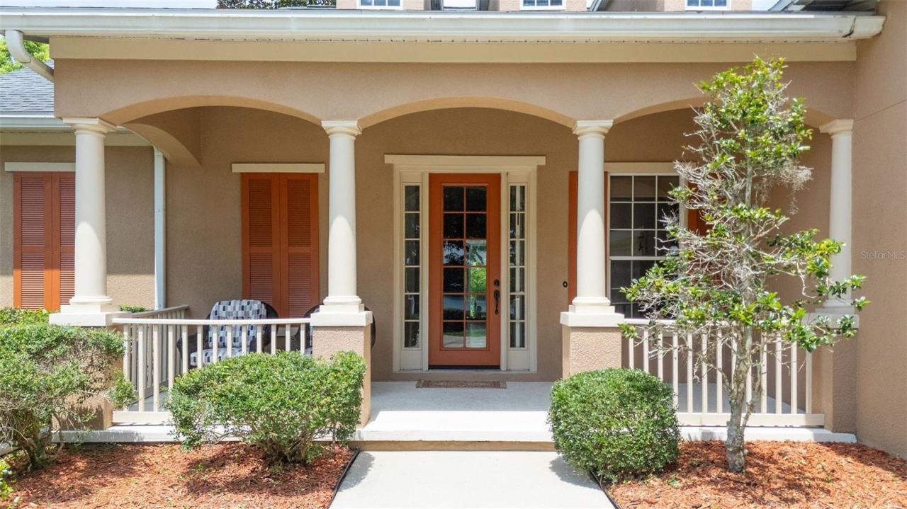 Photo 3 of 314 W Lake Victoria Cir, Deland, FL 32724