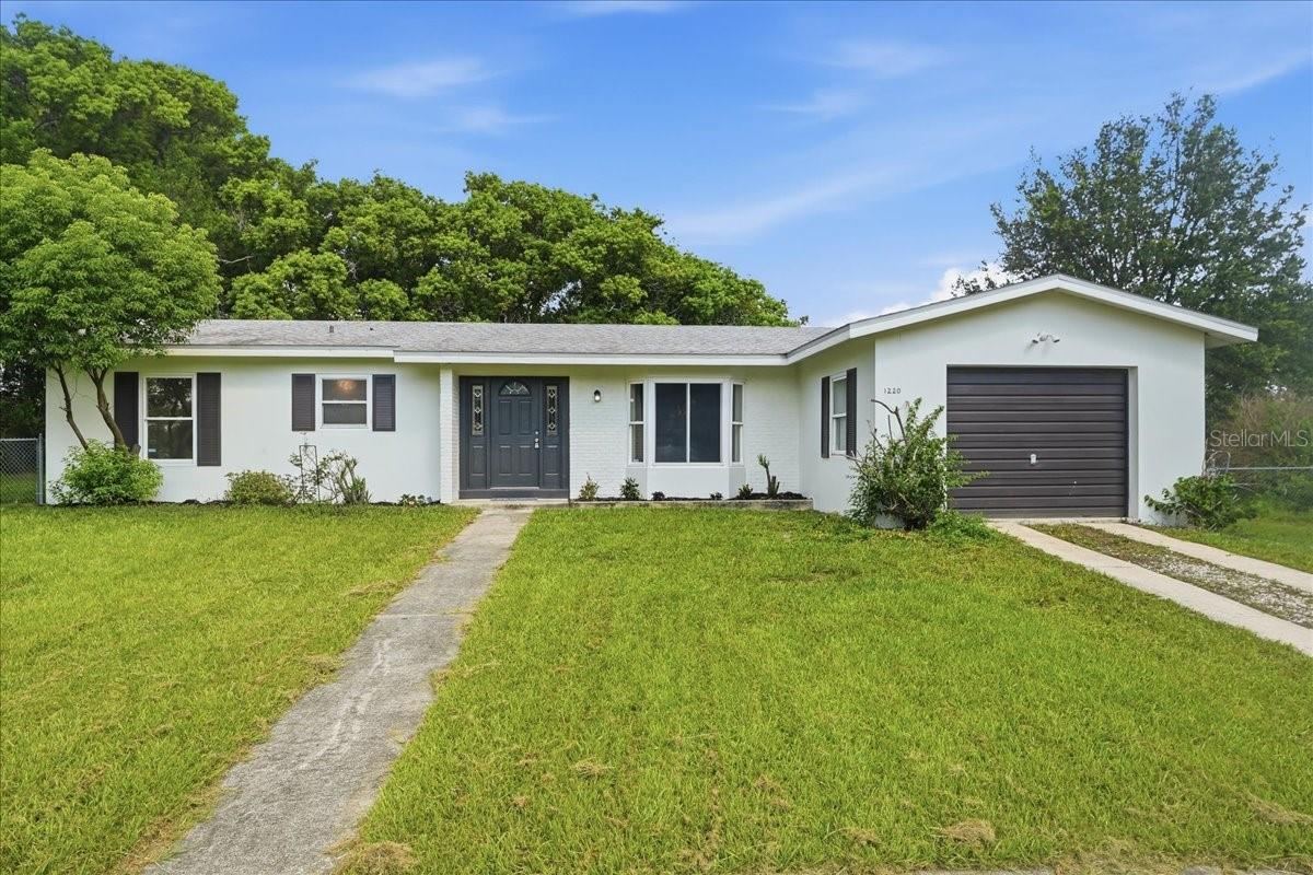 Photo 2 of 1220 Sienna Ct, Deltona, FL 32725