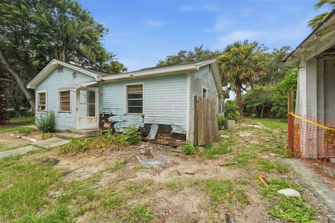 Photo 3 of 495 North St, De Leon Springs, FL 32130