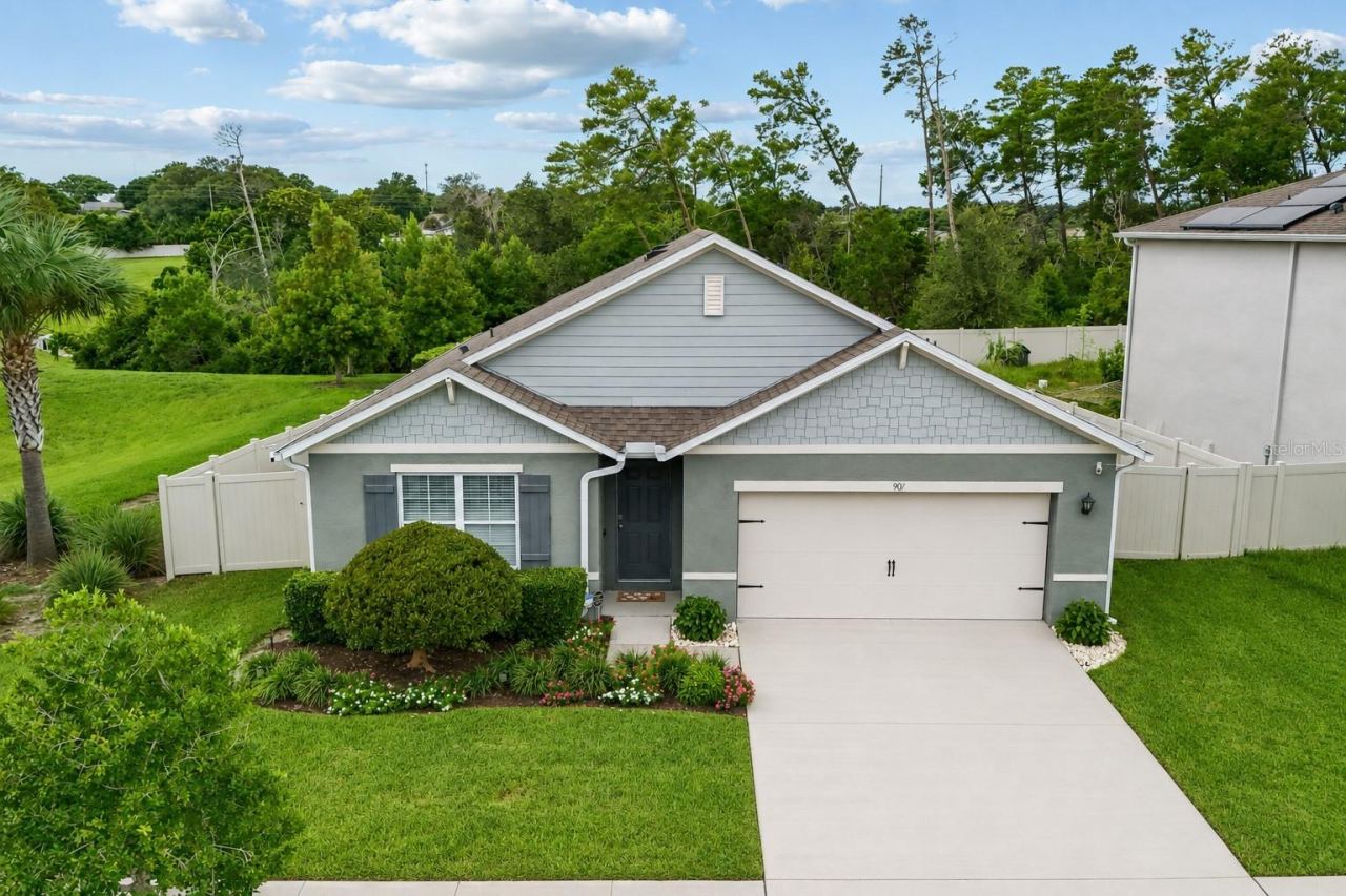 907 Guadalupe Dr, Orange City