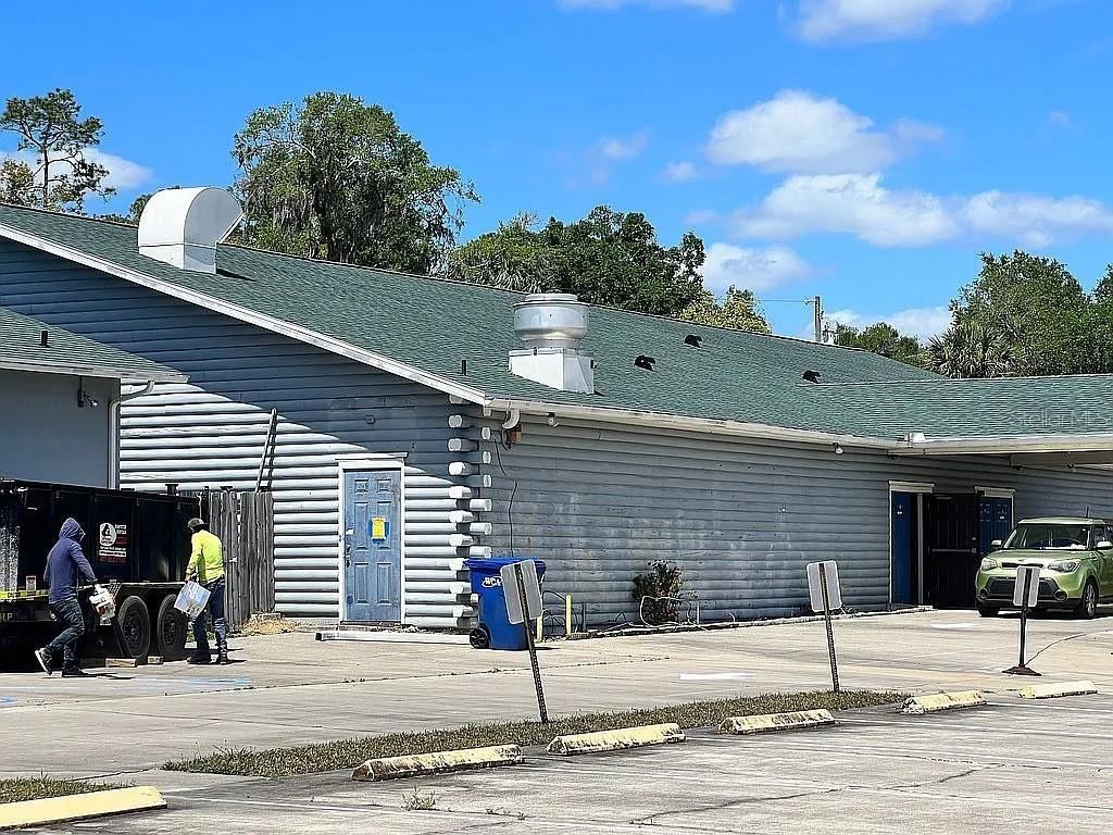 Photo 2 of 301 W Blue Springs Ave, Orange City, FL 32763