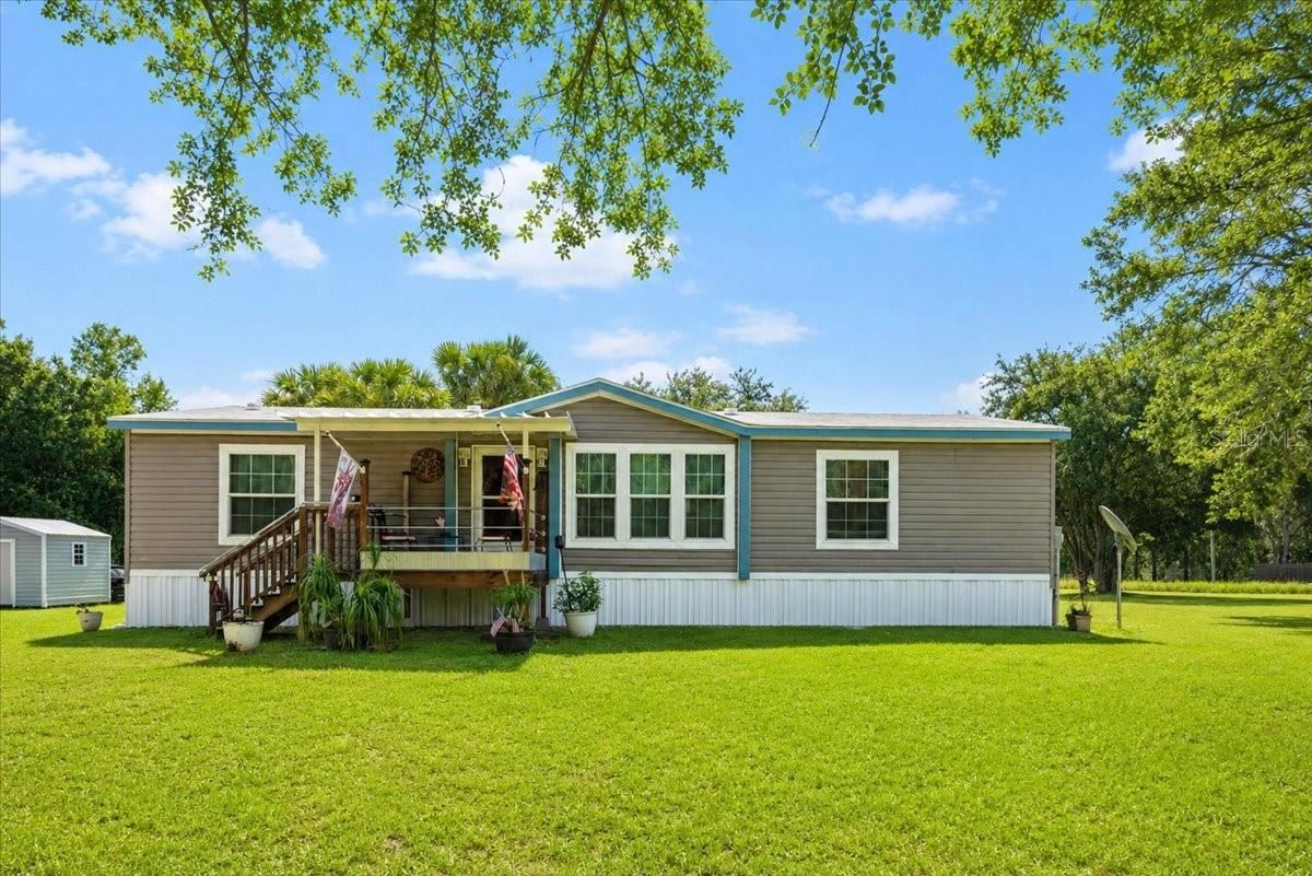 Photo 2 of 152 Kelly Ln, Hawthorne, FL 32640