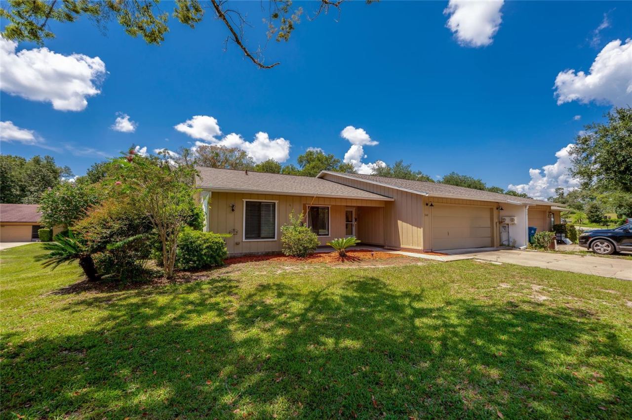 Photo 3 of 1040 W Village Green Rd, Deland, FL 32720