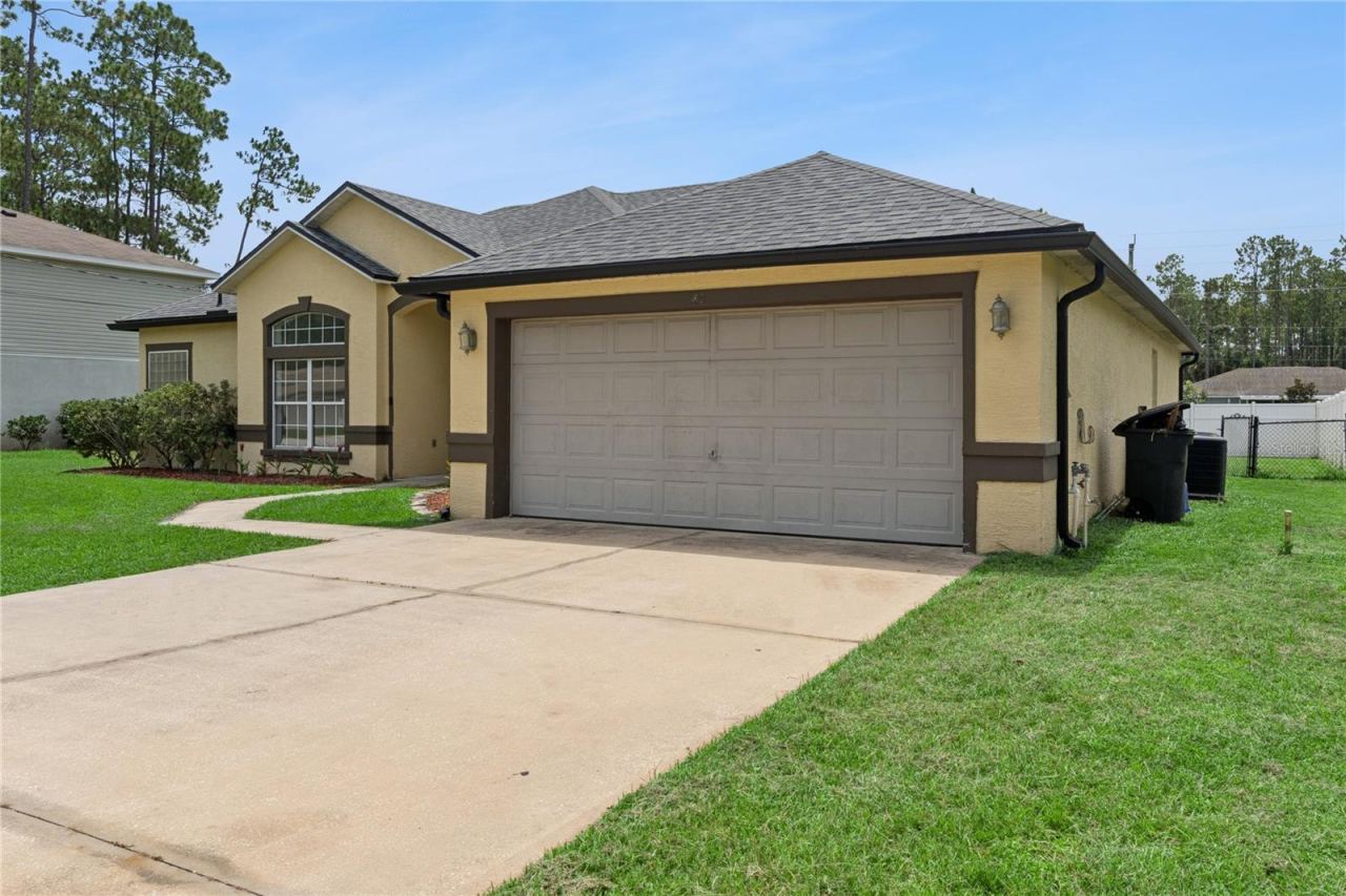 Photo 3 of 43 Raemoor Dr, Palm Coast, FL 32164