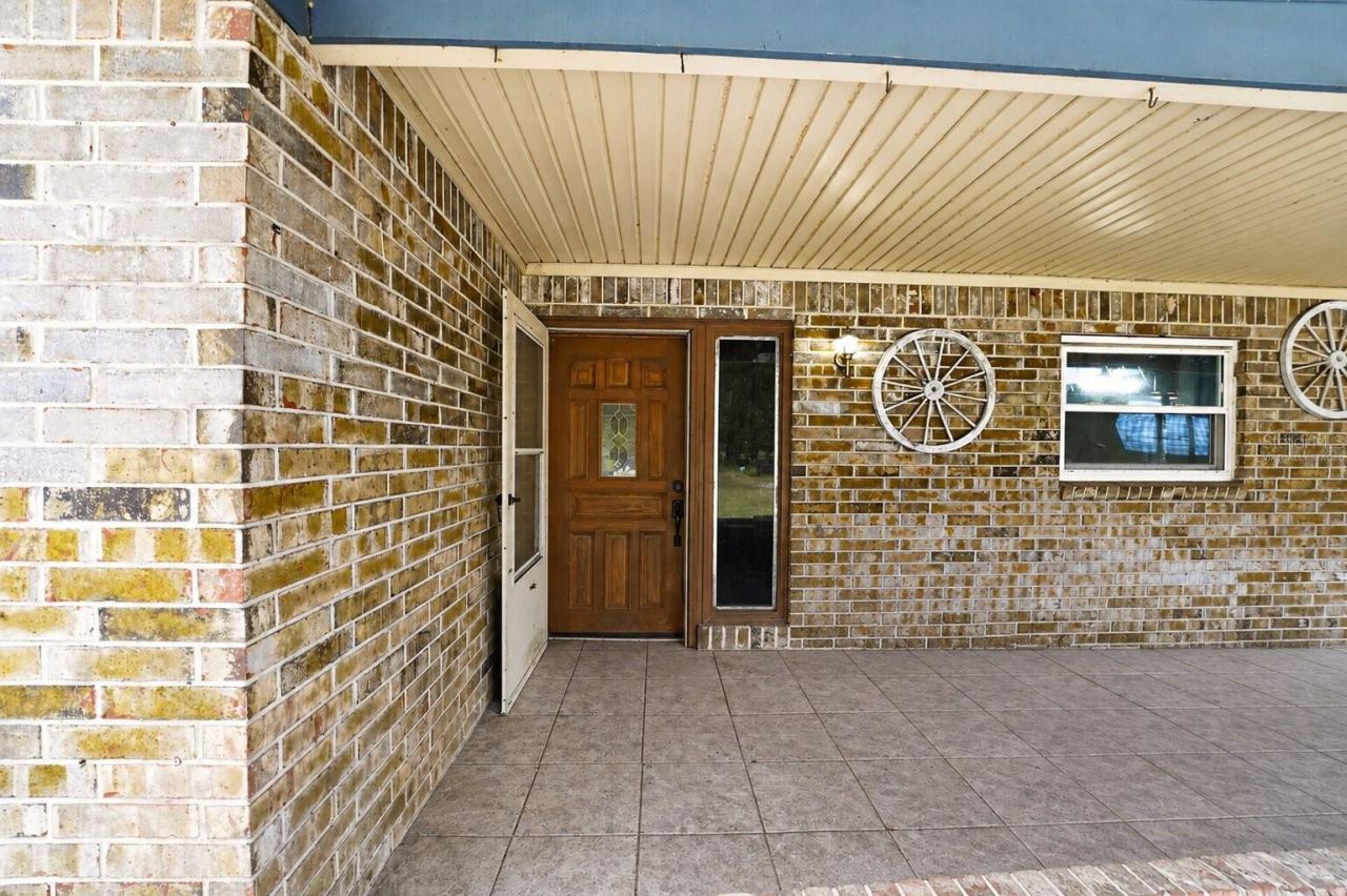 Photo 2 of 101 Allen Dr, Palatka, FL 32177