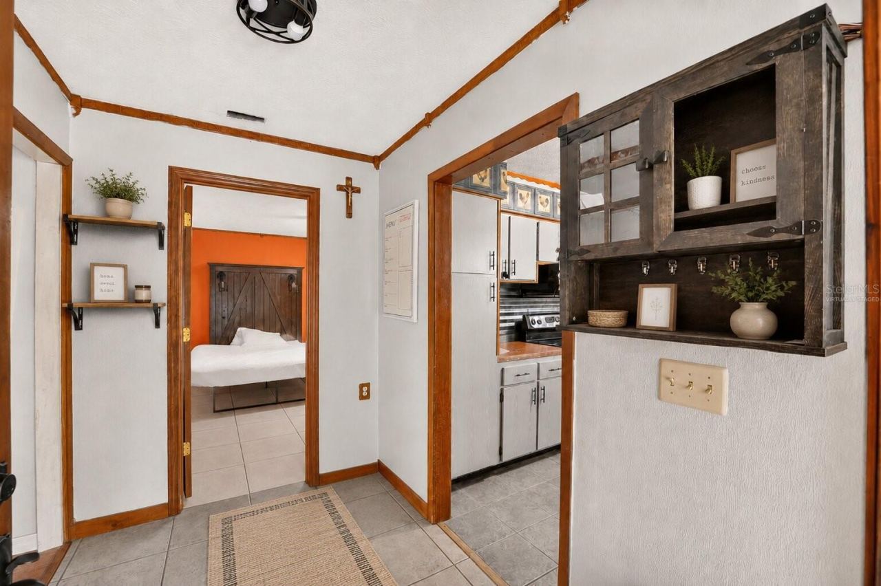 Photo 3 of 101 Allen Dr, Palatka, FL 32177
