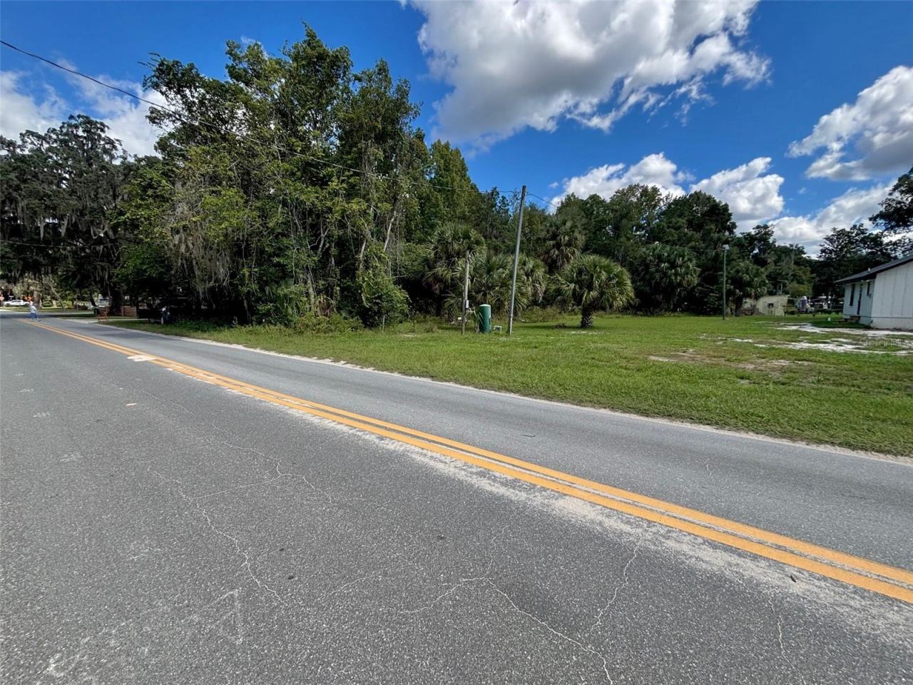 Photo 2 of 404 Grove St, Melrose, FL 32666