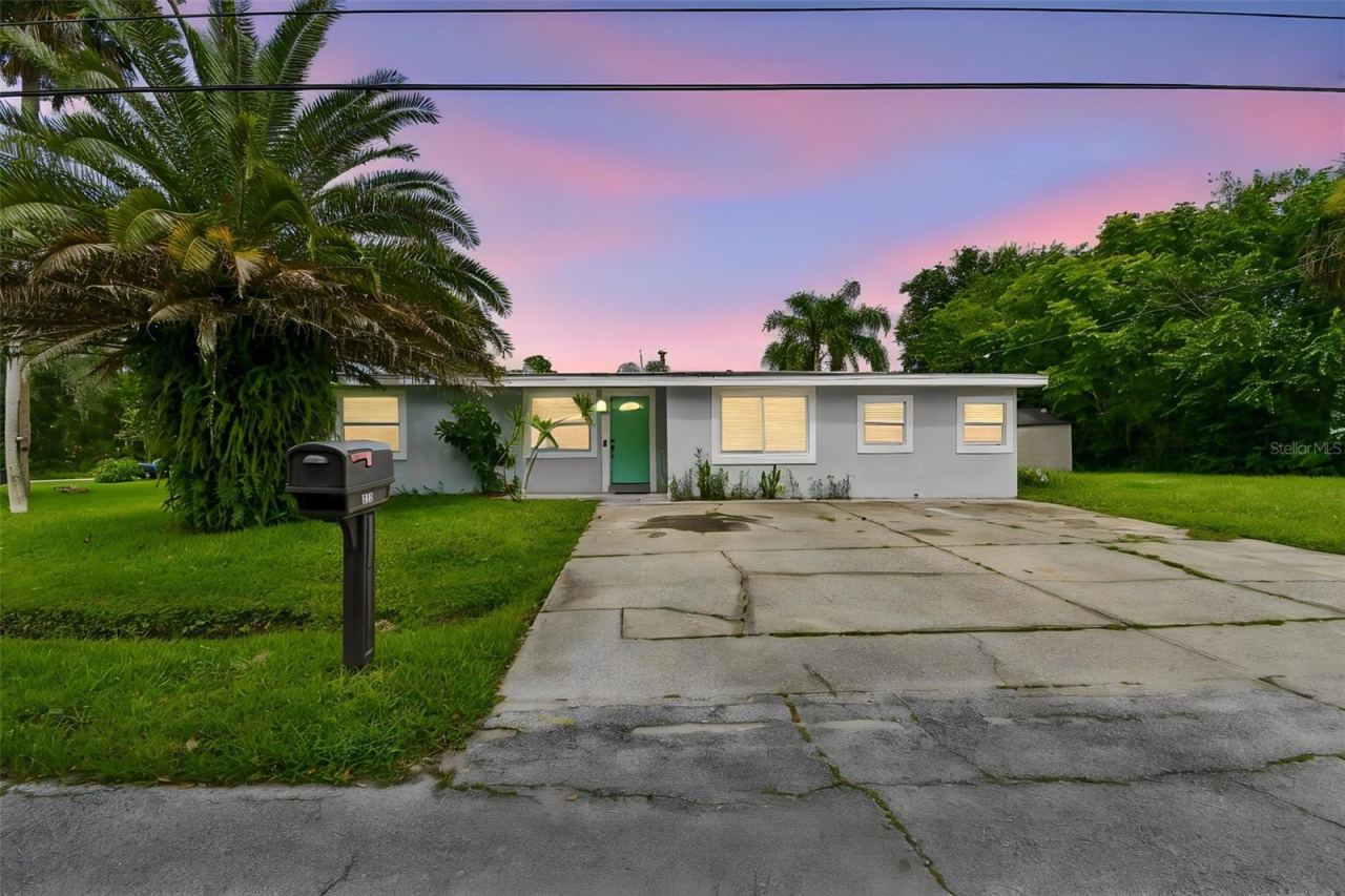 Photo 2 of 173 Temple St, New Smyrna Beach, FL 32168