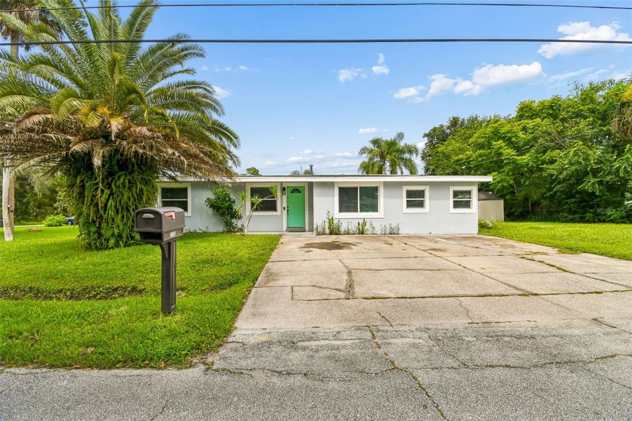 Photo 3 of 173 Temple St, New Smyrna Beach, FL 32168
