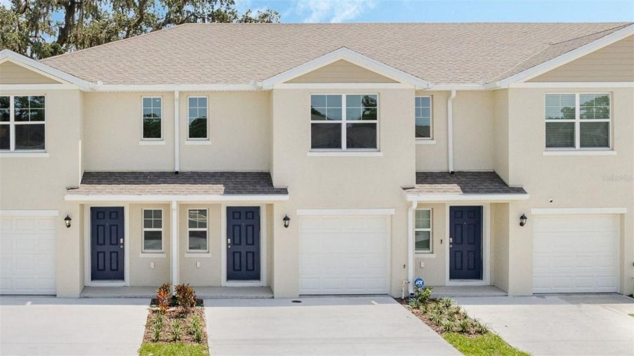 515 Prosecco Dr, Holly Hill, FL 32117